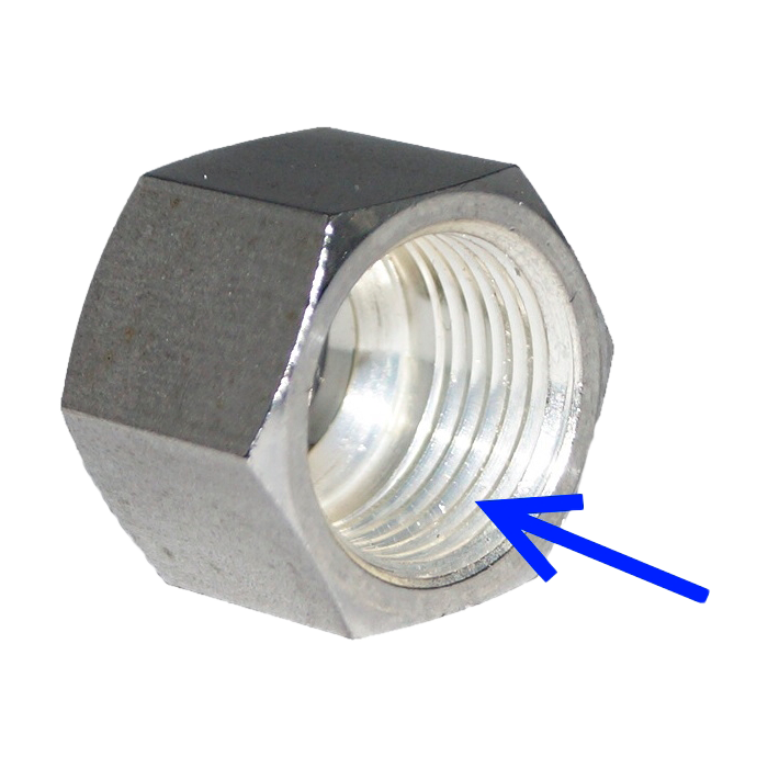 Lubrication of threads of union nut